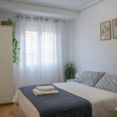 Ferienwohnung Piso Completo Cerca De Estacion Bus, Tren Y Ferrys Santander Exterior foto