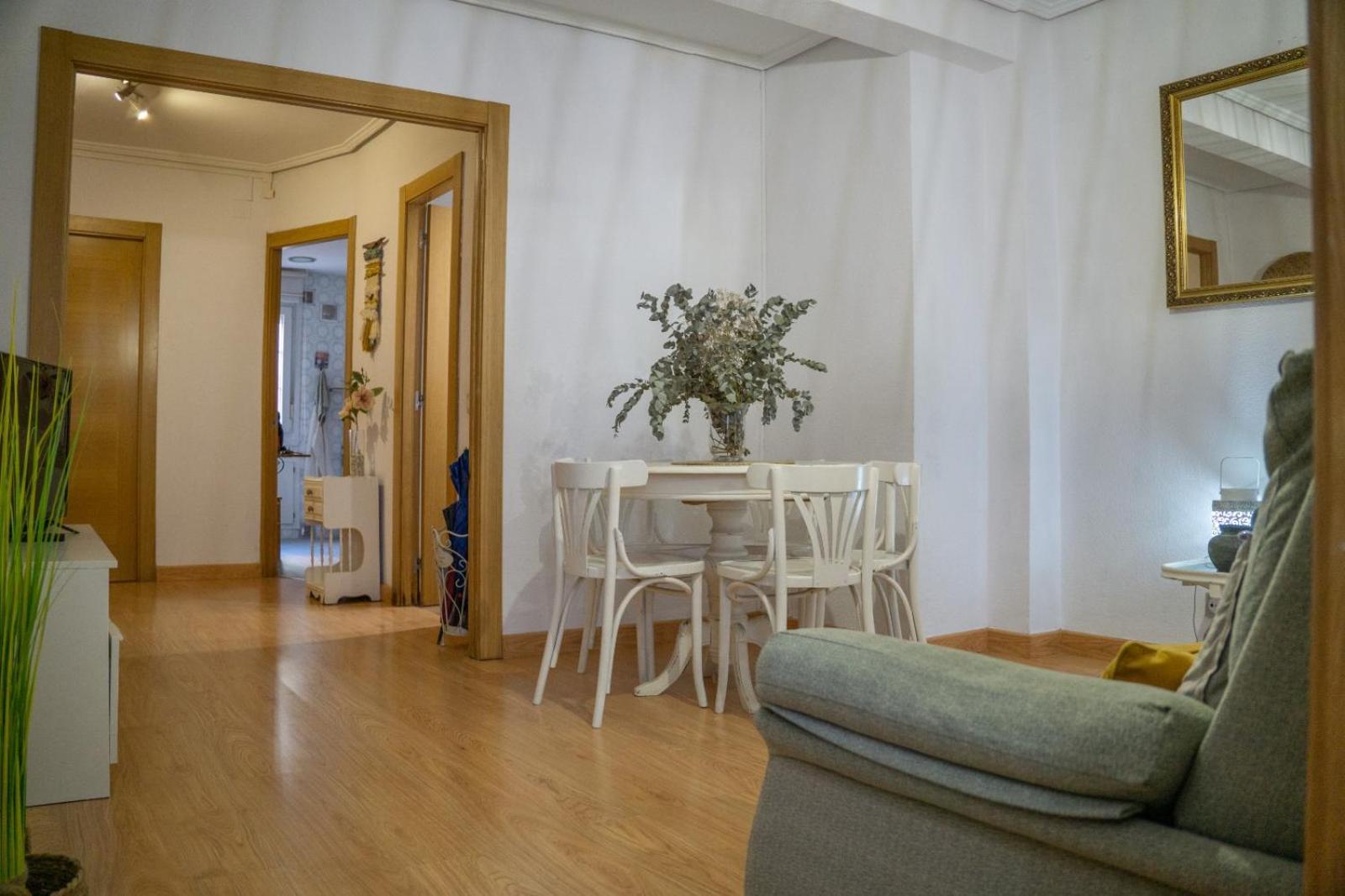 Ferienwohnung Piso Completo Cerca De Estacion Bus, Tren Y Ferrys Santander Exterior foto