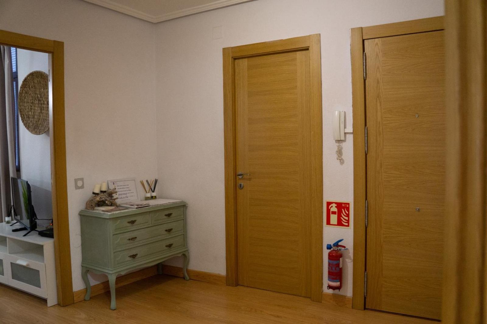 Ferienwohnung Piso Completo Cerca De Estacion Bus, Tren Y Ferrys Santander Exterior foto